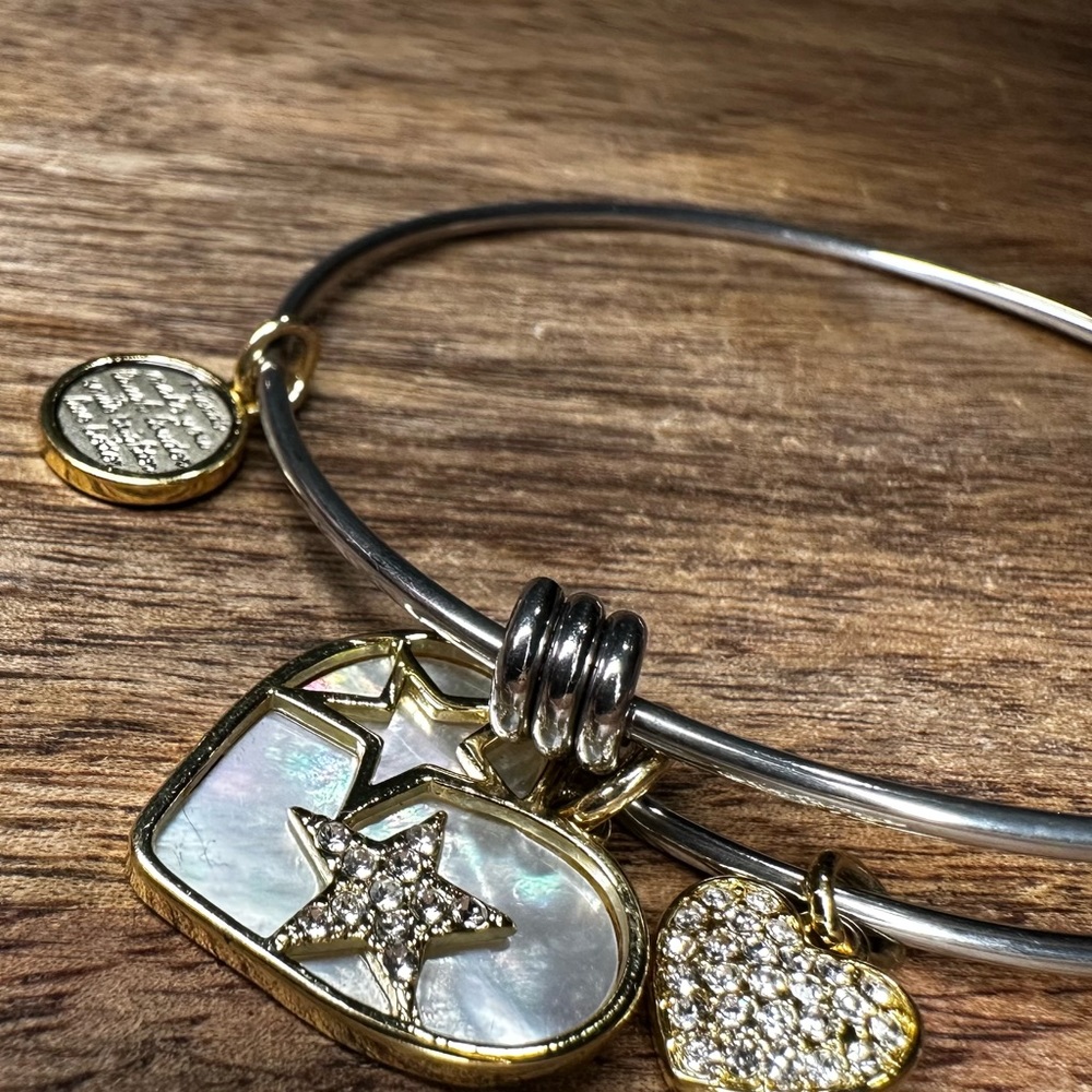Friendship bracelet